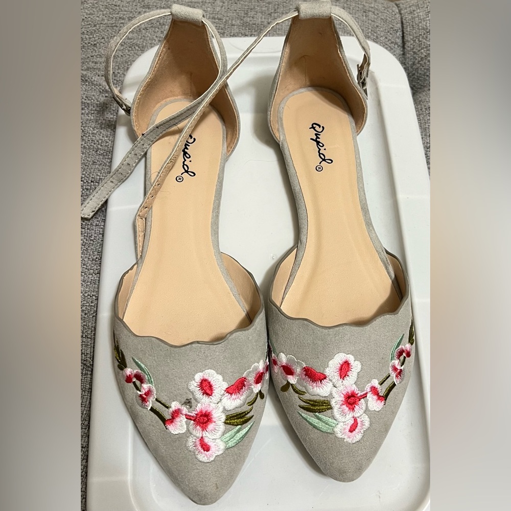 Gray Flats with floral design